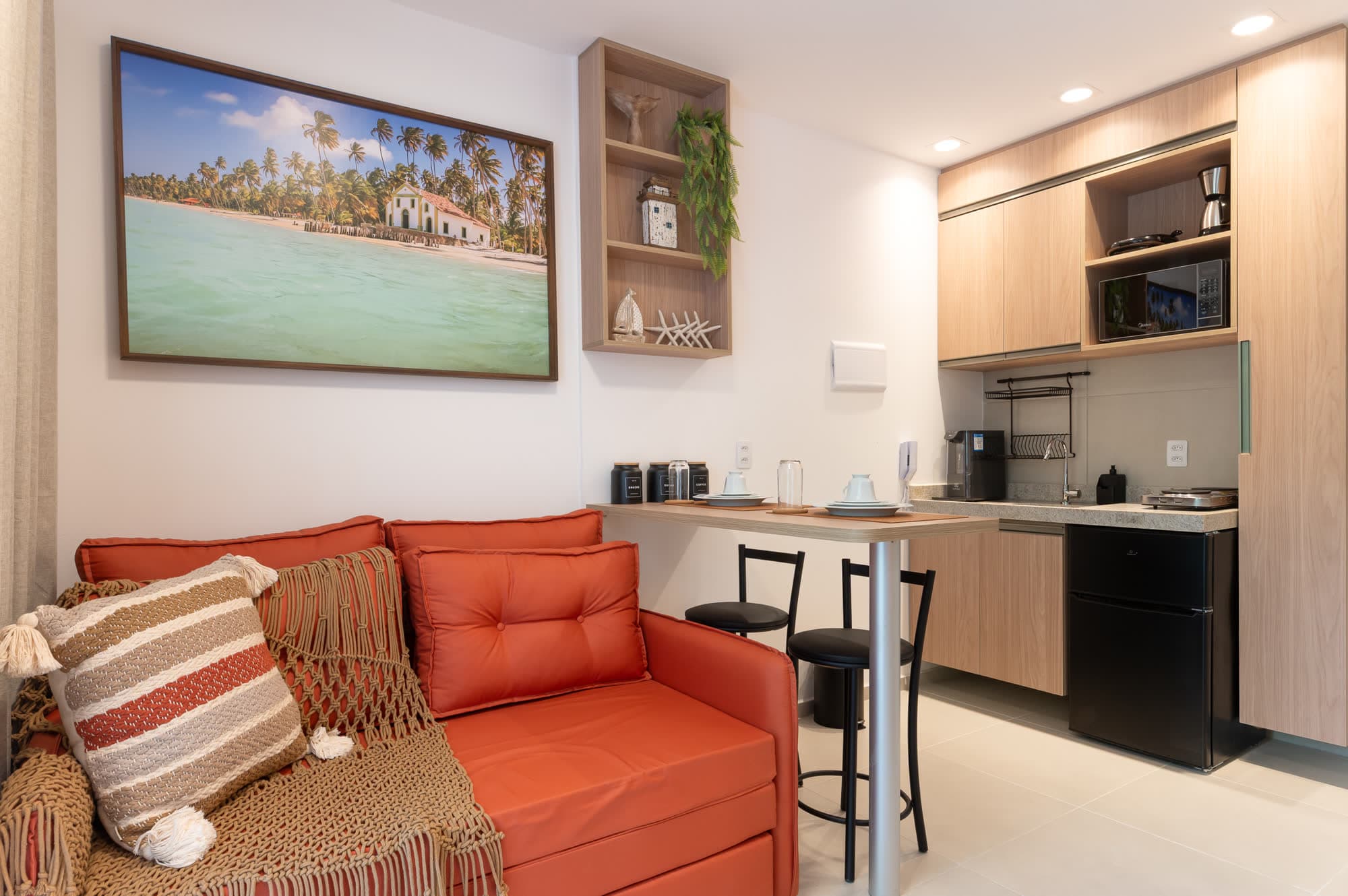 Flat decorado e equipado após a preparação